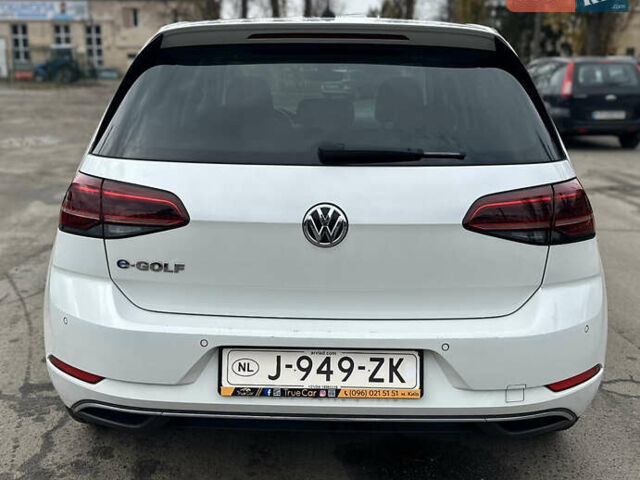 Белый Фольксваген e-Golf, объемом двигателя 0 л и пробегом 98 тыс. км за 16450 $, фото 4 на Automoto.ua
