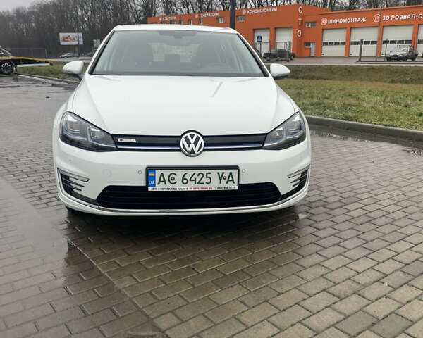 Білий Фольксваген e-Golf, об'ємом двигуна 0 л та пробігом 95 тис. км за 14950 $, фото 1 на Automoto.ua
