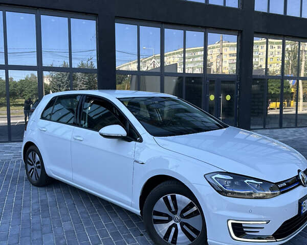 Белый Фольксваген e-Golf, объемом двигателя 0 л и пробегом 24 тыс. км за 15999 $, фото 13 на Automoto.ua