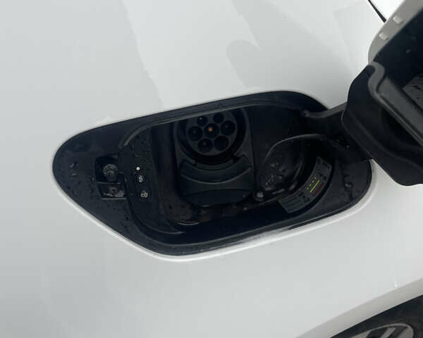 Білий Фольксваген e-Golf, об'ємом двигуна 0 л та пробігом 95 тис. км за 14950 $, фото 21 на Automoto.ua