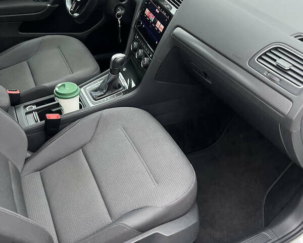 Білий Фольксваген e-Golf, об'ємом двигуна 0 л та пробігом 43 тис. км за 14700 $, фото 20 на Automoto.ua