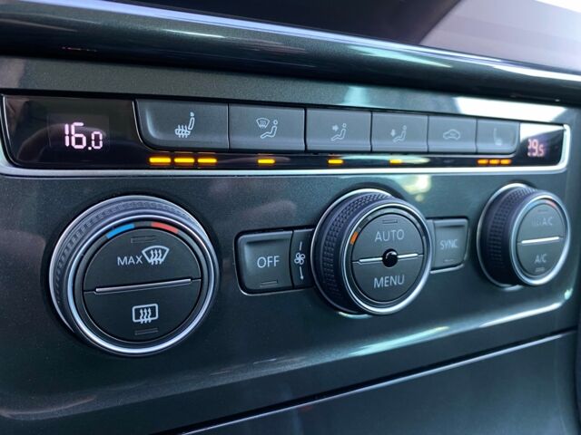 Белый Фольксваген e-Golf, объемом двигателя 0 л и пробегом 27 тыс. км за 17900 $, фото 47 на Automoto.ua