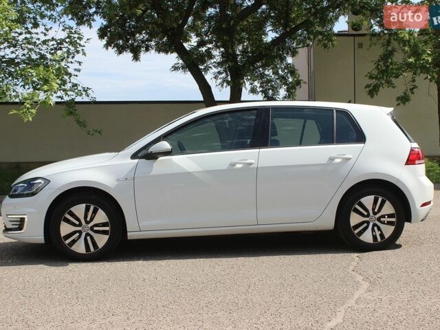 Белый Фольксваген e-Golf, объемом двигателя 0 л и пробегом 70 тыс. км за 14500 $, фото 12 на Automoto.ua
