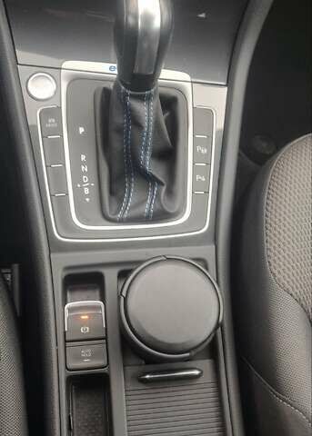 Білий Фольксваген e-Golf, об'ємом двигуна 0 л та пробігом 88 тис. км за 16499 $, фото 26 на Automoto.ua