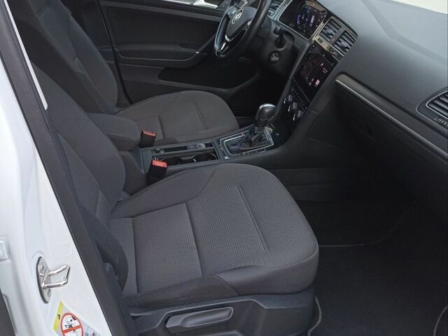 Белый Фольксваген e-Golf, объемом двигателя 0 л и пробегом 82 тыс. км за 14700 $, фото 10 на Automoto.ua