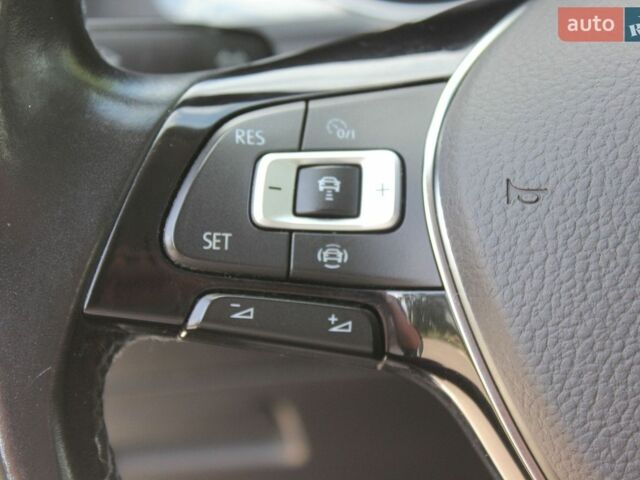 Белый Фольксваген e-Golf, объемом двигателя 0 л и пробегом 70 тыс. км за 14500 $, фото 36 на Automoto.ua