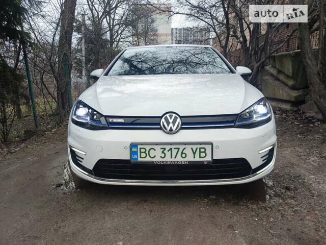 Белый Фольксваген e-Golf, объемом двигателя 0 л и пробегом 46 тыс. км за 17700 $, фото 23 на Automoto.ua