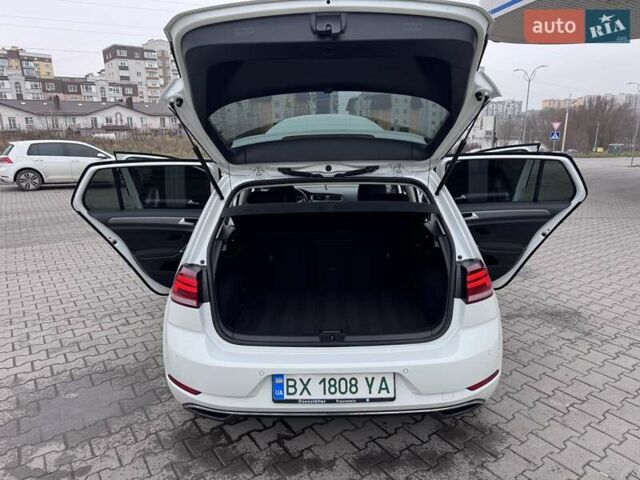 Белый Фольксваген e-Golf, объемом двигателя 0 л и пробегом 71 тыс. км за 12999 $, фото 8 на Automoto.ua