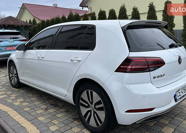 Белый Фольксваген e-Golf, объемом двигателя 0 л и пробегом 70 тыс. км за 13700 $, фото 4 на Automoto.ua