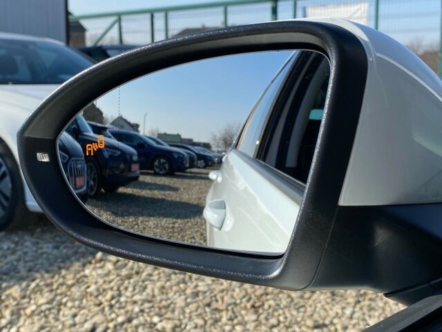 Белый Фольксваген e-Golf, объемом двигателя 0 л и пробегом 27 тыс. км за 17900 $, фото 3 на Automoto.ua