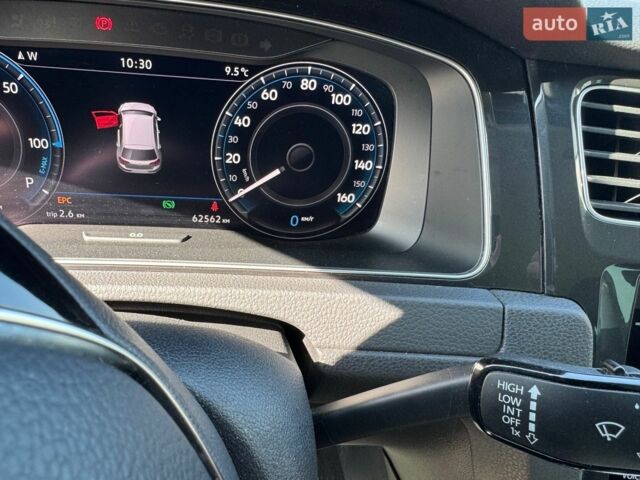 Белый Фольксваген e-Golf, объемом двигателя 0 л и пробегом 62 тыс. км за 16500 $, фото 10 на Automoto.ua