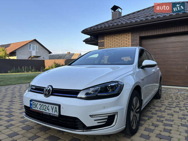 Білий Фольксваген e-Golf, об'ємом двигуна 0 л та пробігом 49 тис. км за 14799 $, фото 2 на Automoto.ua