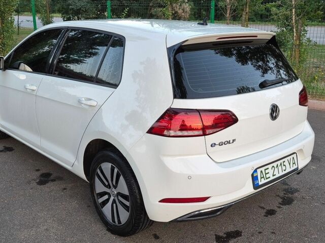 Белый Фольксваген e-Golf, объемом двигателя 0 л и пробегом 131 тыс. км за 14400 $, фото 4 на Automoto.ua