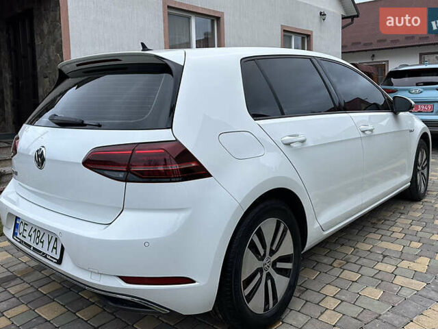 Белый Фольксваген e-Golf, объемом двигателя 0 л и пробегом 70 тыс. км за 13700 $, фото 6 на Automoto.ua