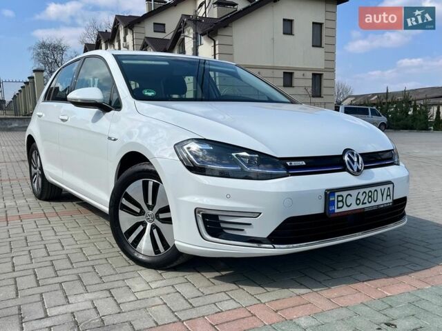 Белый Фольксваген e-Golf, объемом двигателя 0 л и пробегом 63 тыс. км за 13499 $, фото 8 на Automoto.ua