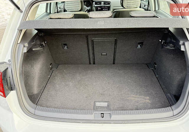 Білий Фольксваген e-Golf, об'ємом двигуна 0 л та пробігом 74 тис. км за 15500 $, фото 26 на Automoto.ua