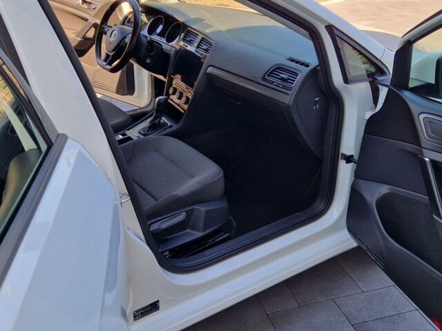 Білий Фольксваген e-Golf, об'ємом двигуна 0 л та пробігом 80 тис. км за 13200 $, фото 30 на Automoto.ua