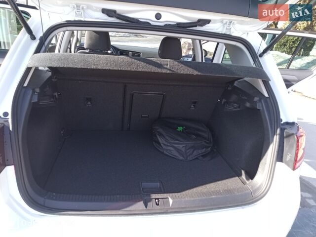 Белый Фольксваген e-Golf, объемом двигателя 0 л и пробегом 73 тыс. км за 13810 $, фото 3 на Automoto.ua