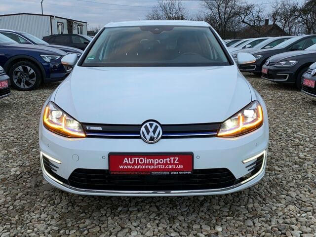 Белый Фольксваген e-Golf, объемом двигателя 0 л и пробегом 33 тыс. км за 18200 $, фото 30 на Automoto.ua