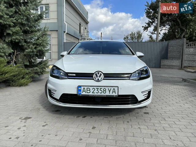 Білий Фольксваген e-Golf, об'ємом двигуна 0 л та пробігом 94 тис. км за 14999 $, фото 58 на Automoto.ua