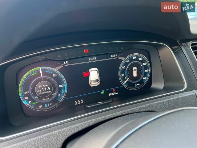 Білий Фольксваген e-Golf, об'ємом двигуна 0 л та пробігом 89 тис. км за 17800 $, фото 16 на Automoto.ua