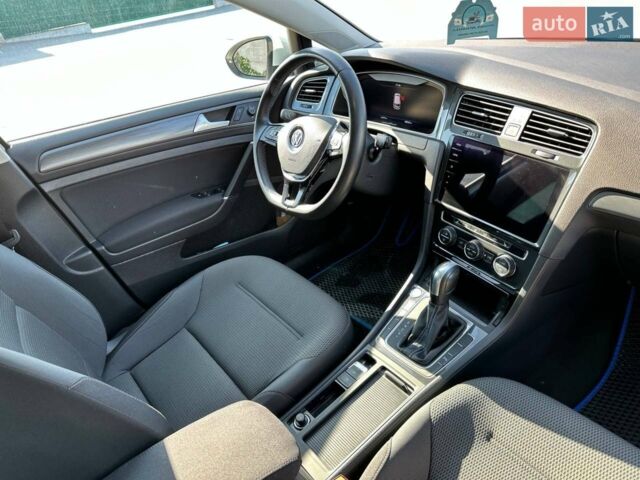 Білий Фольксваген e-Golf, об'ємом двигуна 0 л та пробігом 40 тис. км за 19200 $, фото 33 на Automoto.ua