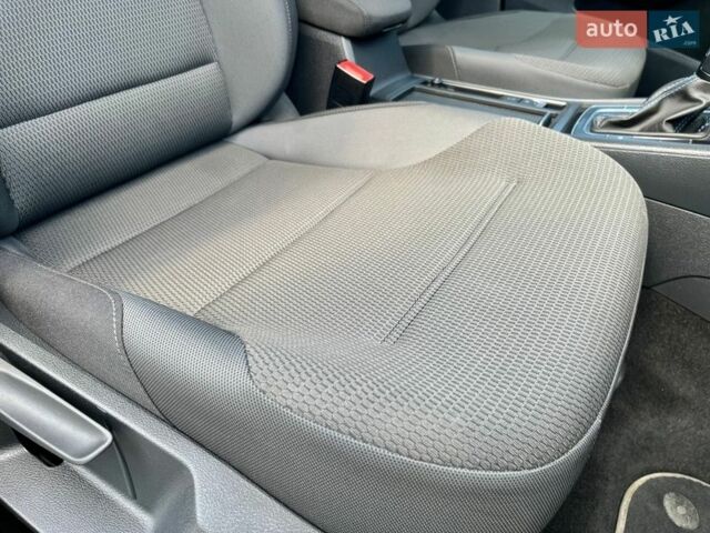 Белый Фольксваген e-Golf, объемом двигателя 0 л и пробегом 63 тыс. км за 13499 $, фото 101 на Automoto.ua