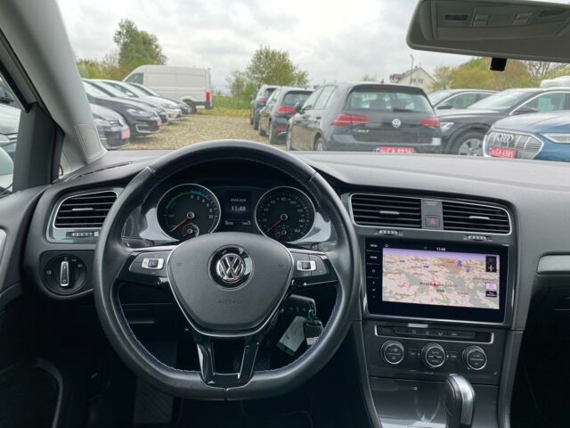 Белый Фольксваген e-Golf, объемом двигателя 0 л и пробегом 28 тыс. км за 14200 $, фото 22 на Automoto.ua