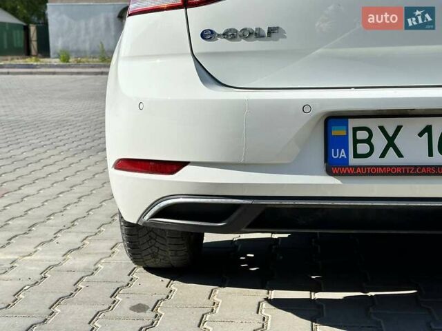 Белый Фольксваген e-Golf, объемом двигателя 0 л и пробегом 40 тыс. км за 19200 $, фото 6 на Automoto.ua