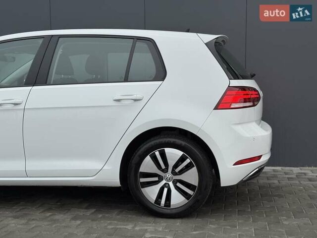 Білий Фольксваген e-Golf, об'ємом двигуна 0 л та пробігом 79 тис. км за 13900 $, фото 10 на Automoto.ua