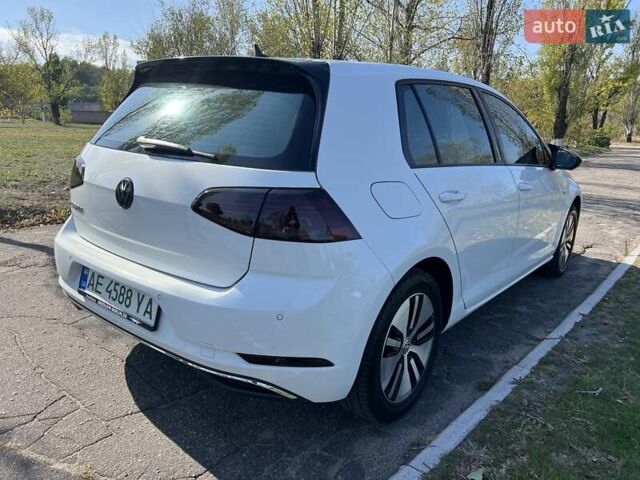 Белый Фольксваген e-Golf, объемом двигателя 0 л и пробегом 44 тыс. км за 16800 $, фото 8 на Automoto.ua