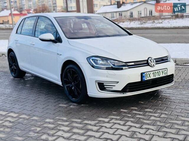 Белый Фольксваген e-Golf, объемом двигателя 0 л и пробегом 87 тыс. км за 12999 $, фото 35 на Automoto.ua