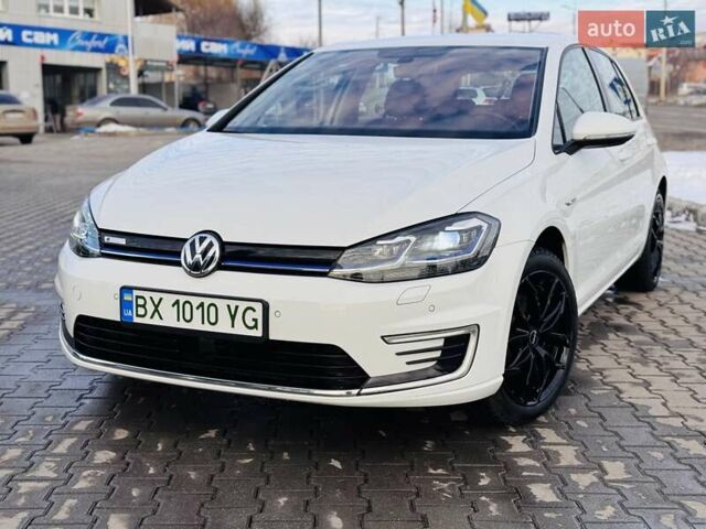 Белый Фольксваген e-Golf, объемом двигателя 0 л и пробегом 87 тыс. км за 12999 $, фото 45 на Automoto.ua