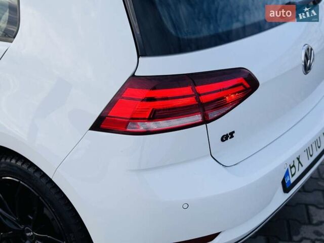 Белый Фольксваген e-Golf, объемом двигателя 0 л и пробегом 87 тыс. км за 12999 $, фото 4 на Automoto.ua