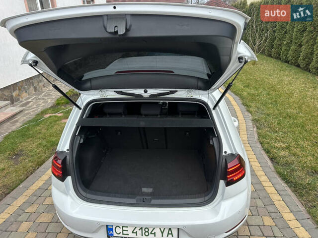 Белый Фольксваген e-Golf, объемом двигателя 0 л и пробегом 70 тыс. км за 13700 $, фото 24 на Automoto.ua