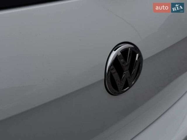 Белый Фольксваген e-Golf, объемом двигателя 0 л и пробегом 71 тыс. км за 12999 $, фото 49 на Automoto.ua