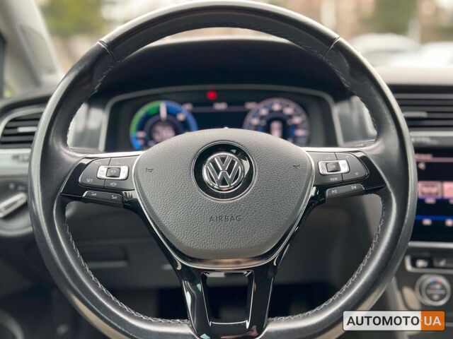 Белый Фольксваген e-Golf, объемом двигателя 36 л и пробегом 41 тыс. км за 21150 $, фото 19 на Automoto.ua