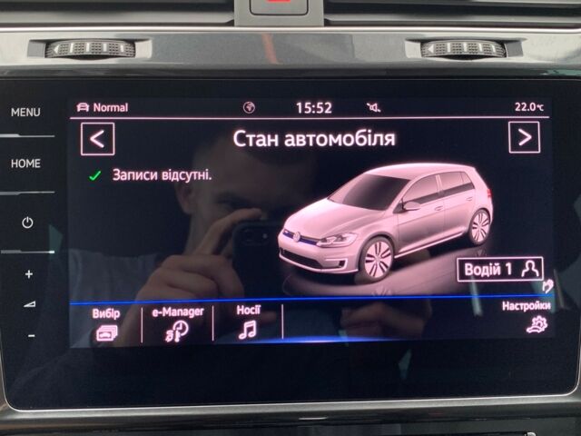Белый Фольксваген e-Golf, объемом двигателя 0 л и пробегом 55 тыс. км за 15900 $, фото 36 на Automoto.ua