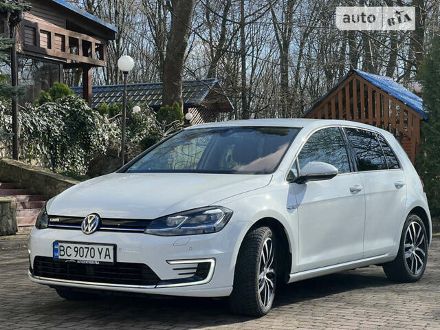 Білий Фольксваген e-Golf, об'ємом двигуна 0 л та пробігом 62 тис. км за 15500 $, фото 4 на Automoto.ua