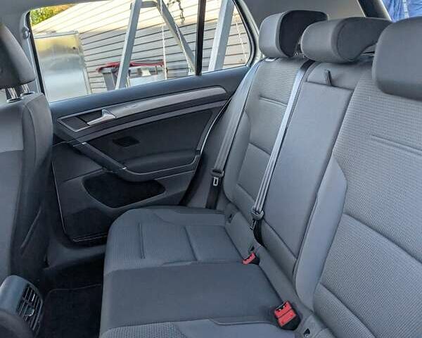 Білий Фольксваген e-Golf, об'ємом двигуна 0 л та пробігом 28 тис. км за 14900 $, фото 32 на Automoto.ua