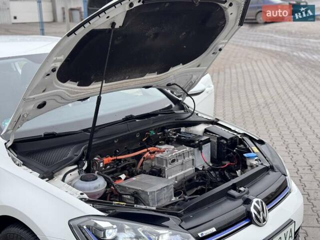 Белый Фольксваген e-Golf, объемом двигателя 0 л и пробегом 71 тыс. км за 12999 $, фото 33 на Automoto.ua