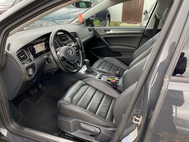 Білий Фольксваген e-Golf, об'ємом двигуна 0 л та пробігом 47 тис. км за 18400 $, фото 23 на Automoto.ua