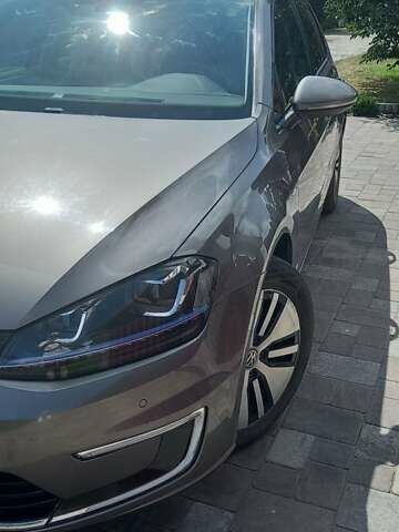 Бежевый Фольксваген e-Golf, объемом двигателя 0 л и пробегом 147 тыс. км за 9500 $, фото 1 на Automoto.ua