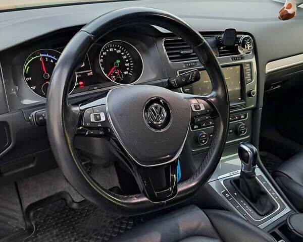 Бежевый Фольксваген e-Golf, объемом двигателя 0 л и пробегом 147 тыс. км за 9500 $, фото 5 на Automoto.ua