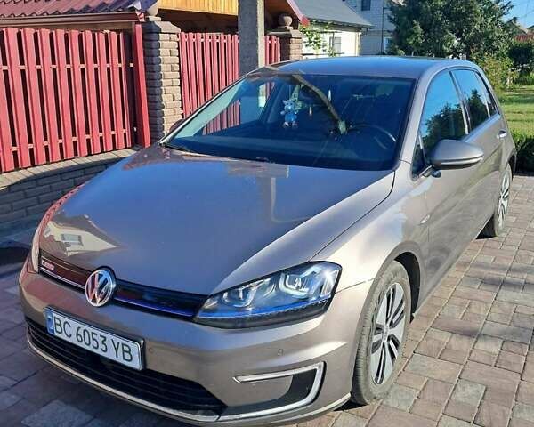 Бежевый Фольксваген e-Golf, объемом двигателя 0 л и пробегом 147 тыс. км за 9500 $, фото 20 на Automoto.ua