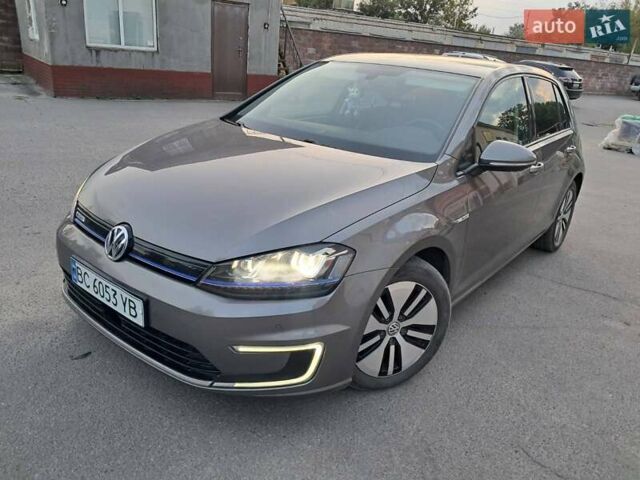 Бежевый Фольксваген e-Golf, объемом двигателя 0 л и пробегом 147 тыс. км за 9500 $, фото 8 на Automoto.ua