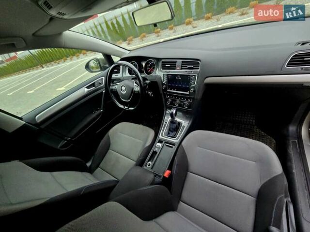 Бежевый Фольксваген e-Golf, объемом двигателя 0 л и пробегом 150 тыс. км за 6999 $, фото 4 на Automoto.ua