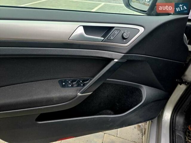 Бежевый Фольксваген e-Golf, объемом двигателя 0 л и пробегом 150 тыс. км за 6999 $, фото 3 на Automoto.ua