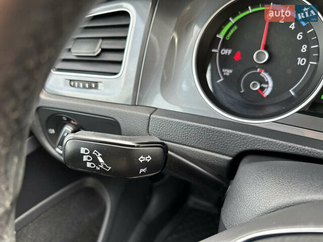 Бежевый Фольксваген e-Golf, объемом двигателя 0 л и пробегом 138 тыс. км за 9700 $, фото 43 на Automoto.ua