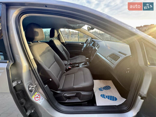 Бежевый Фольксваген e-Golf, объемом двигателя 0 л и пробегом 54 тыс. км за 14300 $, фото 23 на Automoto.ua